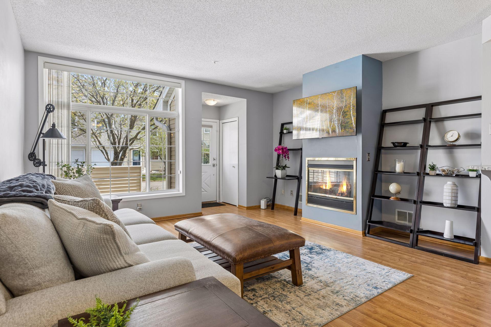 Situated with a south facing front door, the home gets lots of natural light!0012.jpg