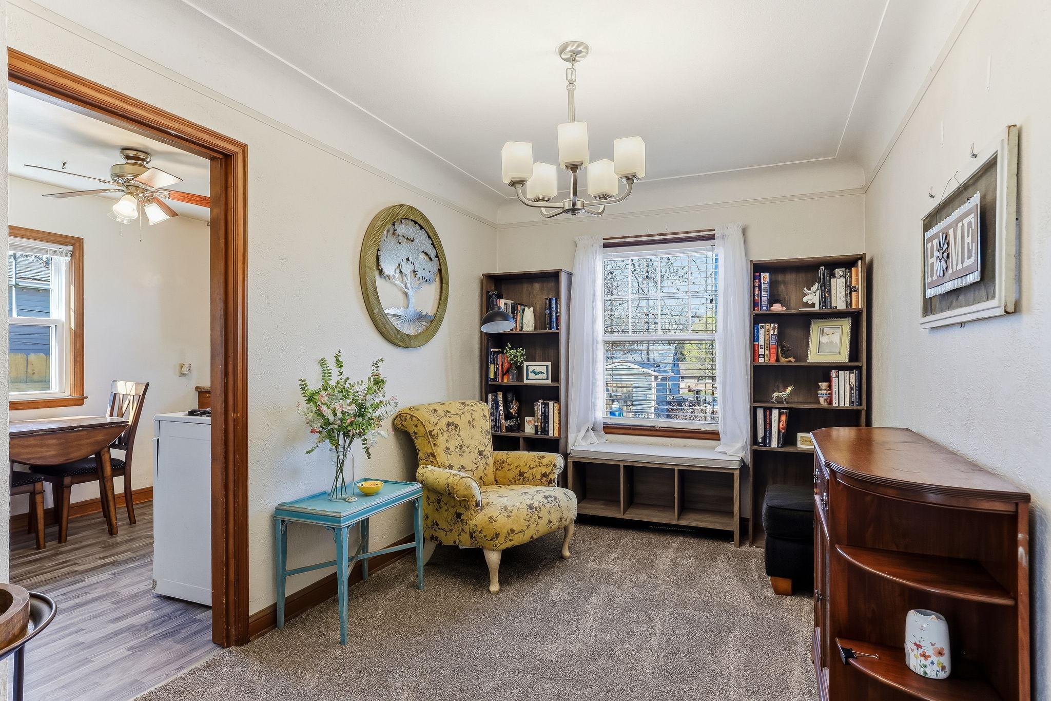 Spacious Dining room