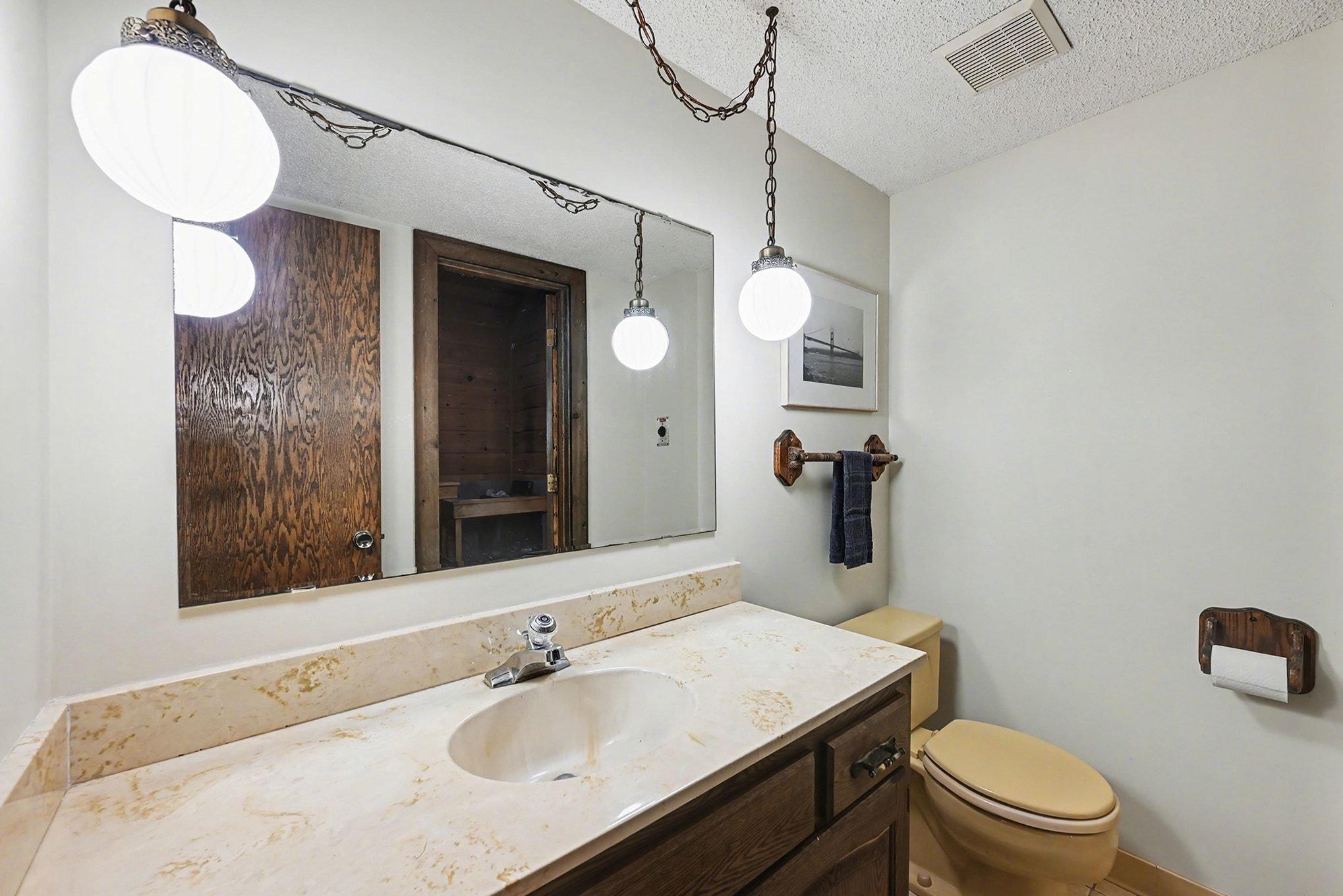 Basement 3/4 bath w/ sauna