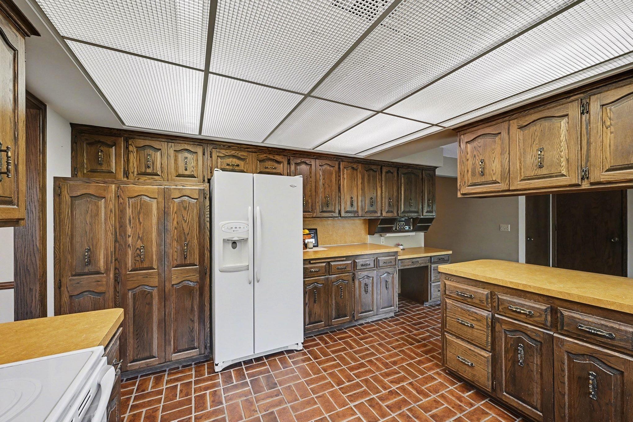 Lots of cabinet space