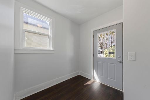 21-web-or-mls-20 Breakfast nook_back entry.jpg
