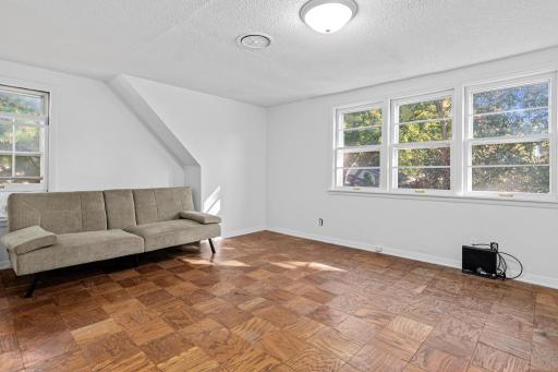 8065 Riverview Terrace NE, Minneapolis, MN 55432