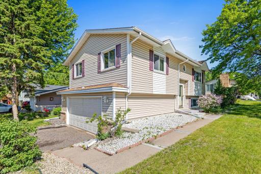 Welcome to 10460 Tamarack St NW in Coon Rapids!