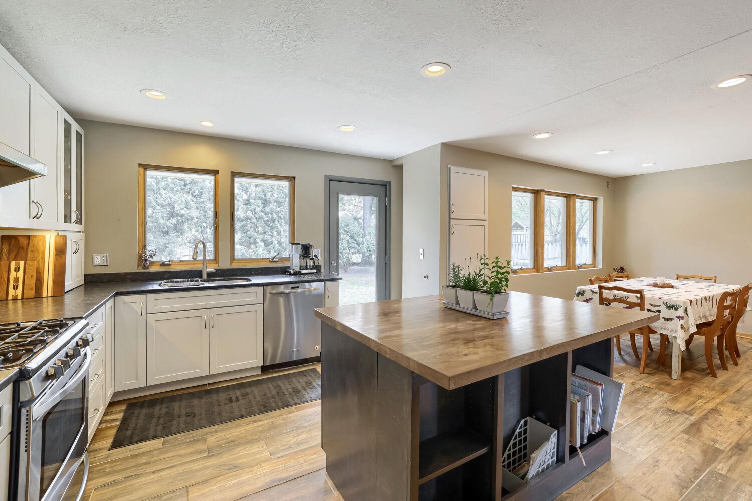 Kitchen pic 3