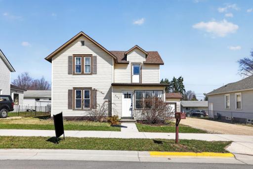 640 2nd Avenue NW, Plainview, MN 55964