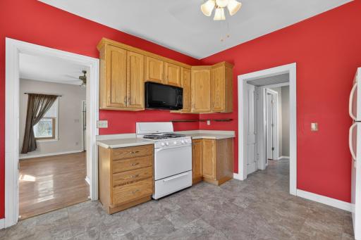 640 2nd Avenue NW, Plainview, MN 55964