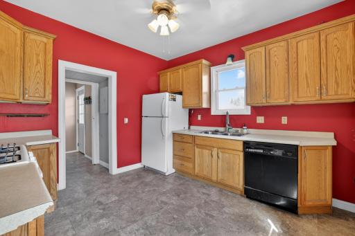 640 2nd Avenue NW, Plainview, MN 55964