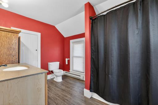 640 2nd Avenue NW, Plainview, MN 55964