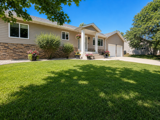 4806 22nd Street NE, Willmar, MN 56201