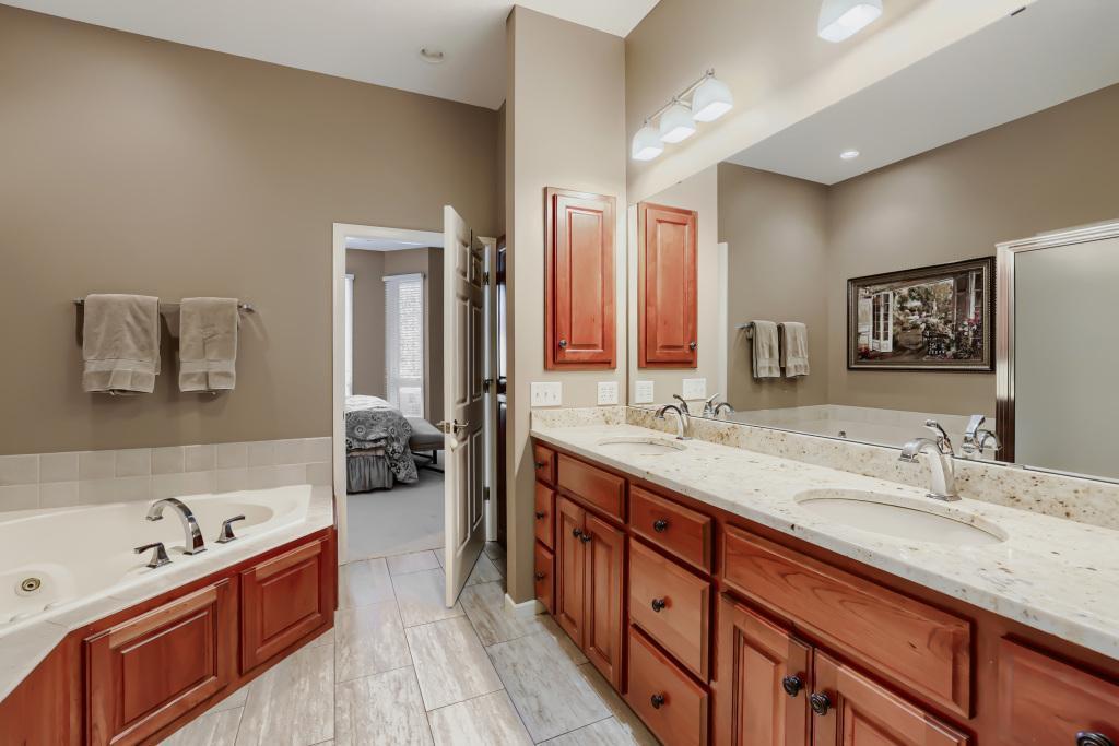 17344 Hanson Ct - MLS Sized - 041 - 41 Primary Bathroom.jpg