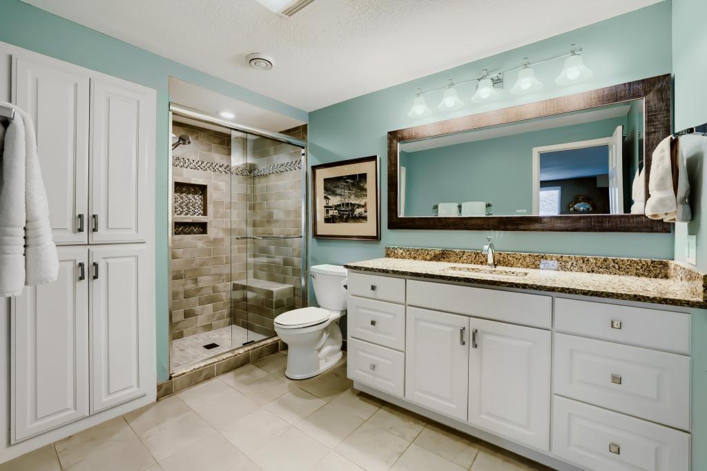 17344 Hanson Ct - MLS Sized - 050 - 50 Bathroom.jpg