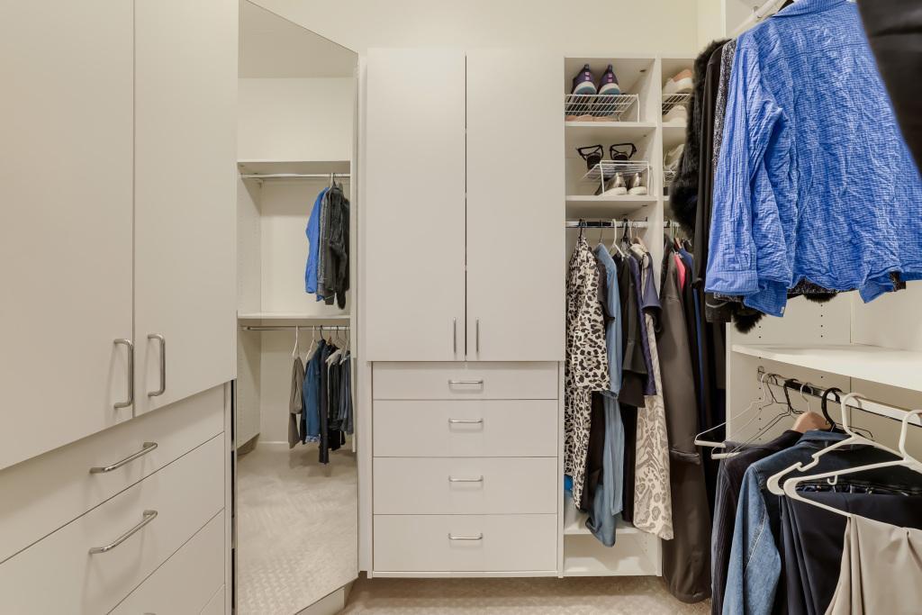 17344 Hanson Ct - MLS Sized - 042 - 42 Primary Bedroom Closet.jpg