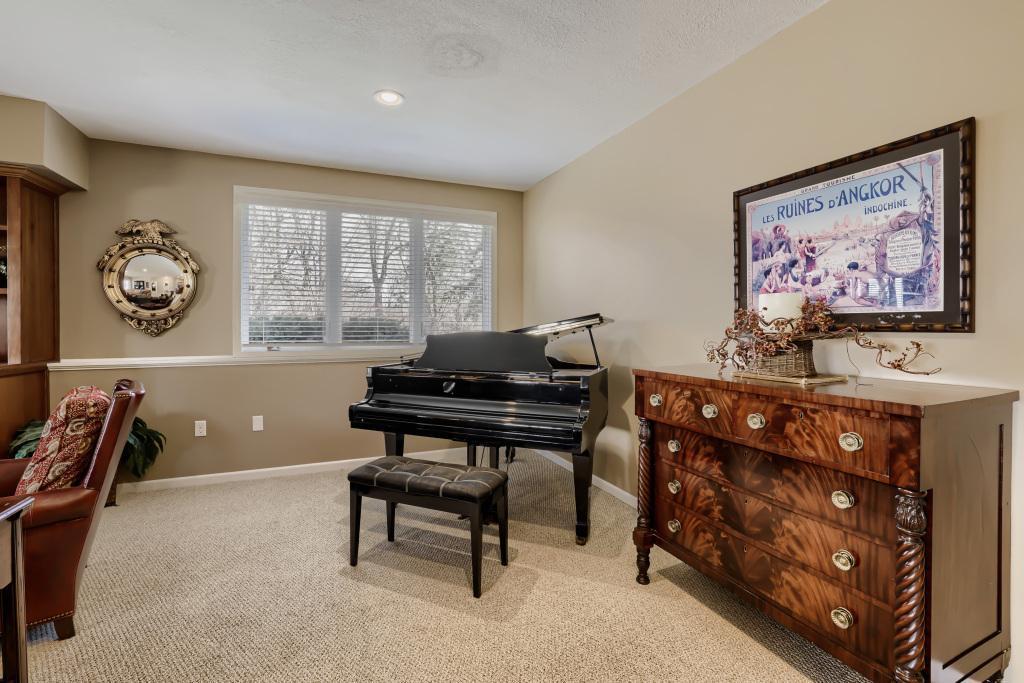 17344 Hanson Ct - MLS Sized - 034 - 34 Family Room.jpg