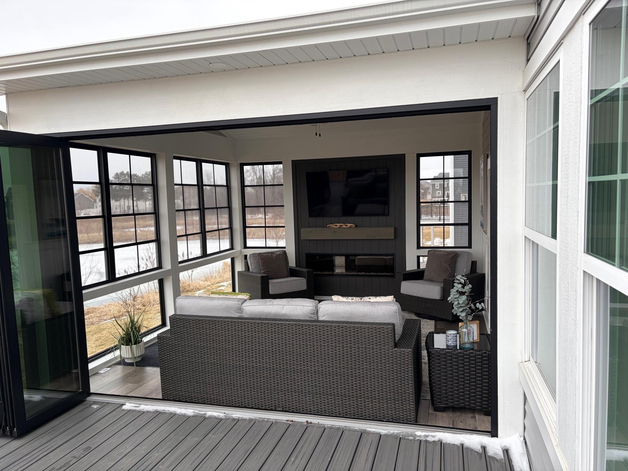 Amazing accordian windows on porch.jpg