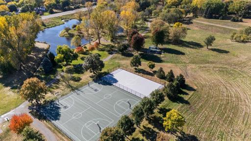 Highlands Park is less than a mile from Hinton Woods and is your one-stop shop park! Basketball, tennis, splash pad, ice rink, sledding hill, soccer field, grills, trails, and more!!