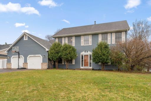 Photo for 10129 Horseshoe Trail, Eden Prairie, MN 55347 - listing #7054522 10129 Horseshoe Trail, Eden Prairie, MN 55347