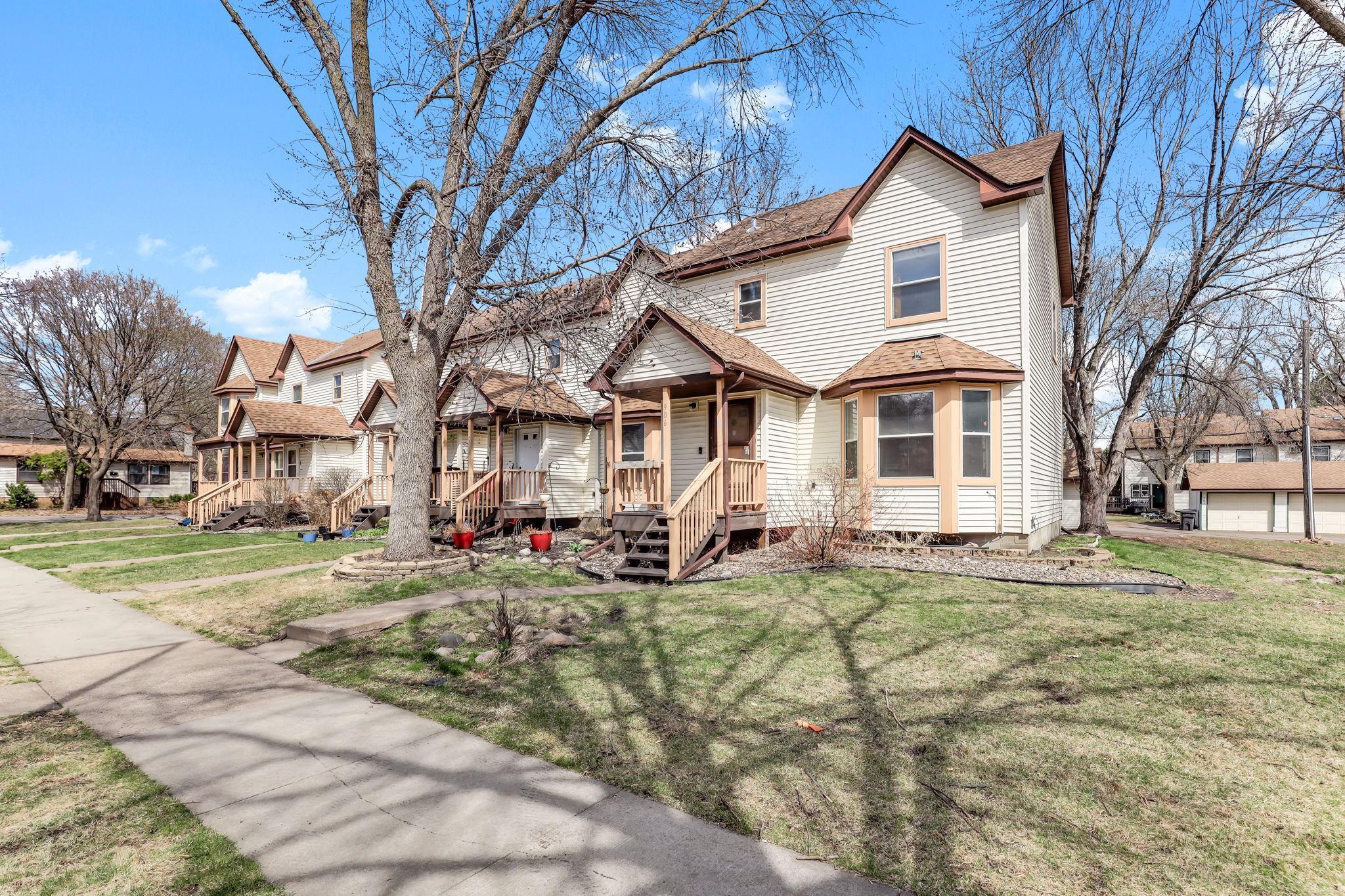 Welcome to 906 Galtier