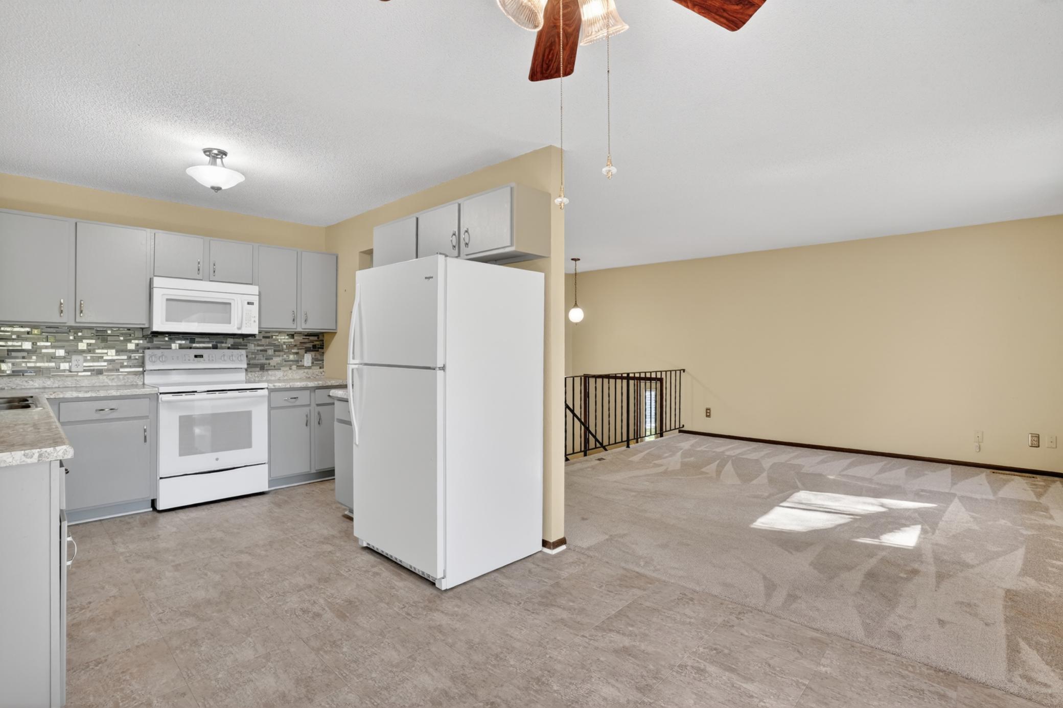 9843 cavell ave s_00007.jpg
