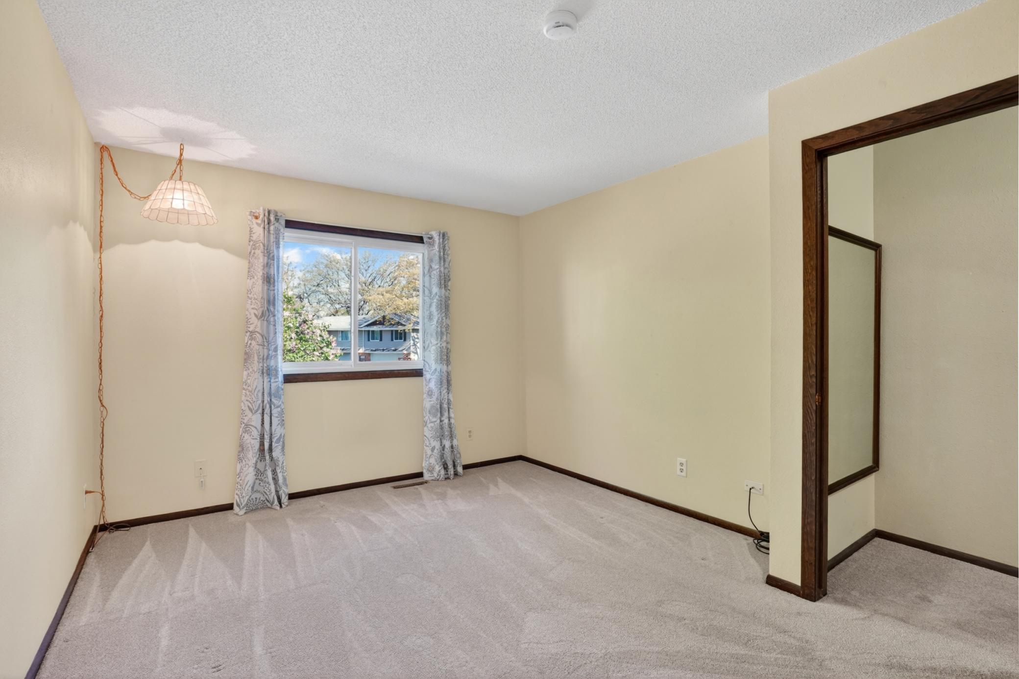 9843 cavell ave s_00012.jpg