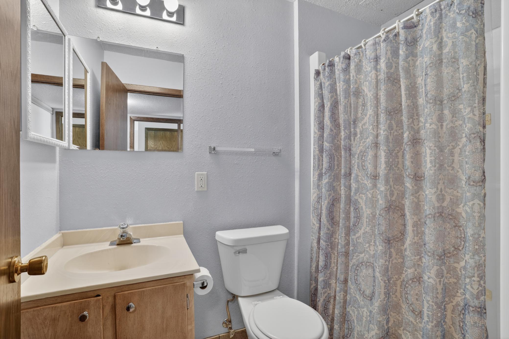 9843 cavell ave s_00014.jpg