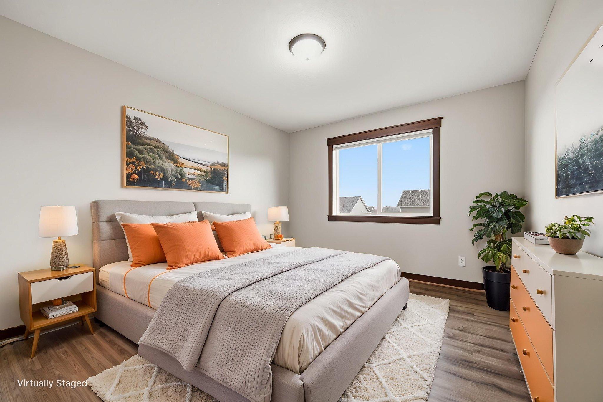 34-web-or-mls-DSC01053 virtually staged.jpeg