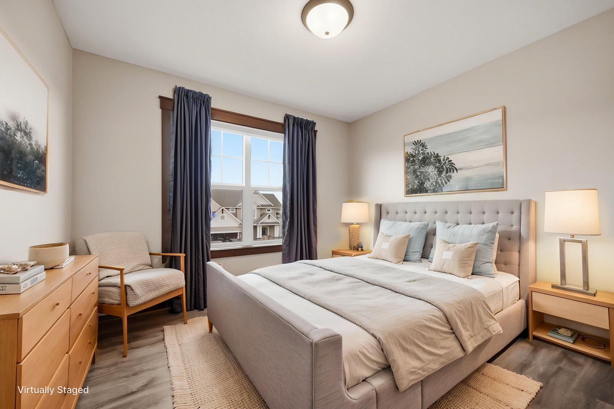 32-web-or-mls-DSC01050 virtually staged.jpeg