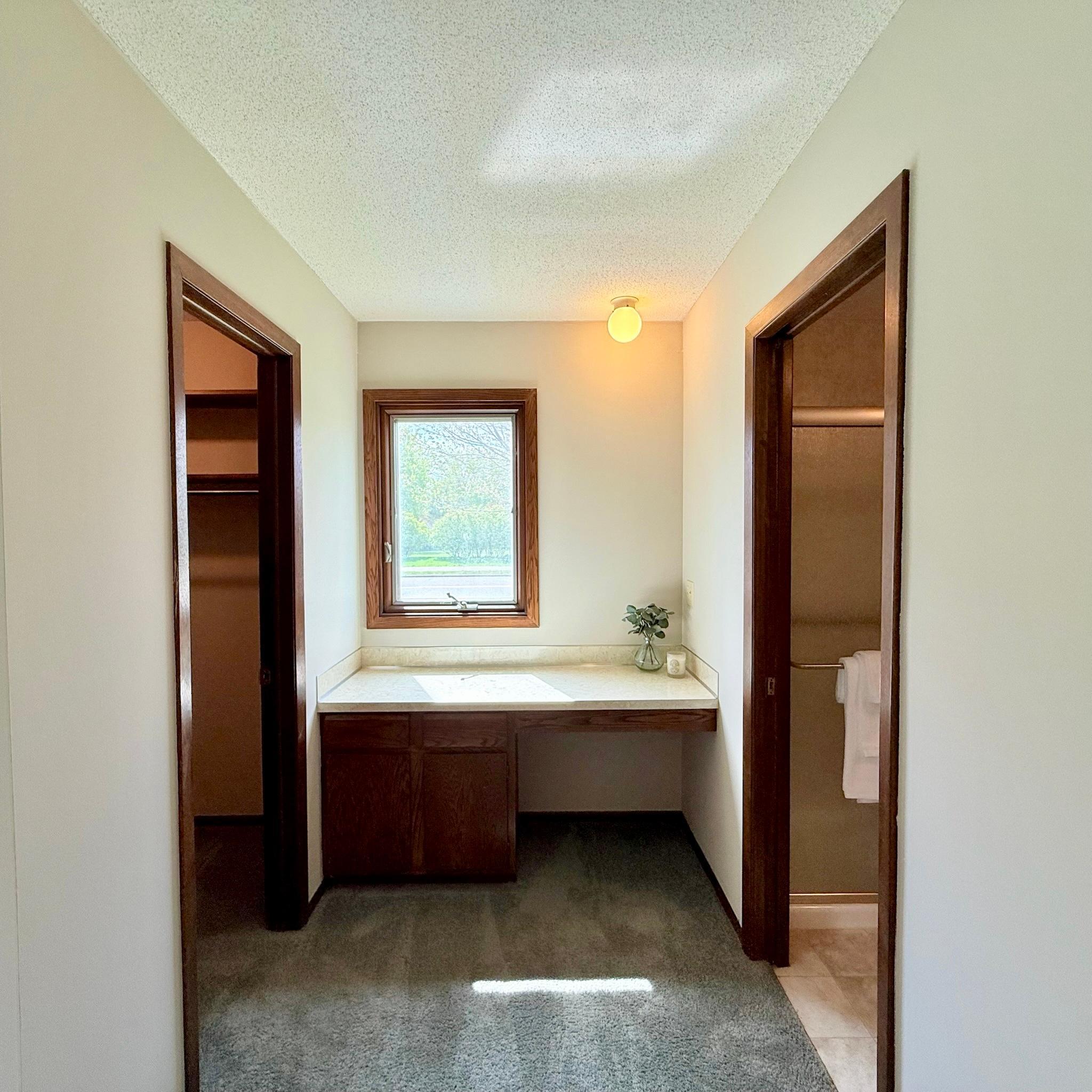 Make-up Area with Access to Full Bath