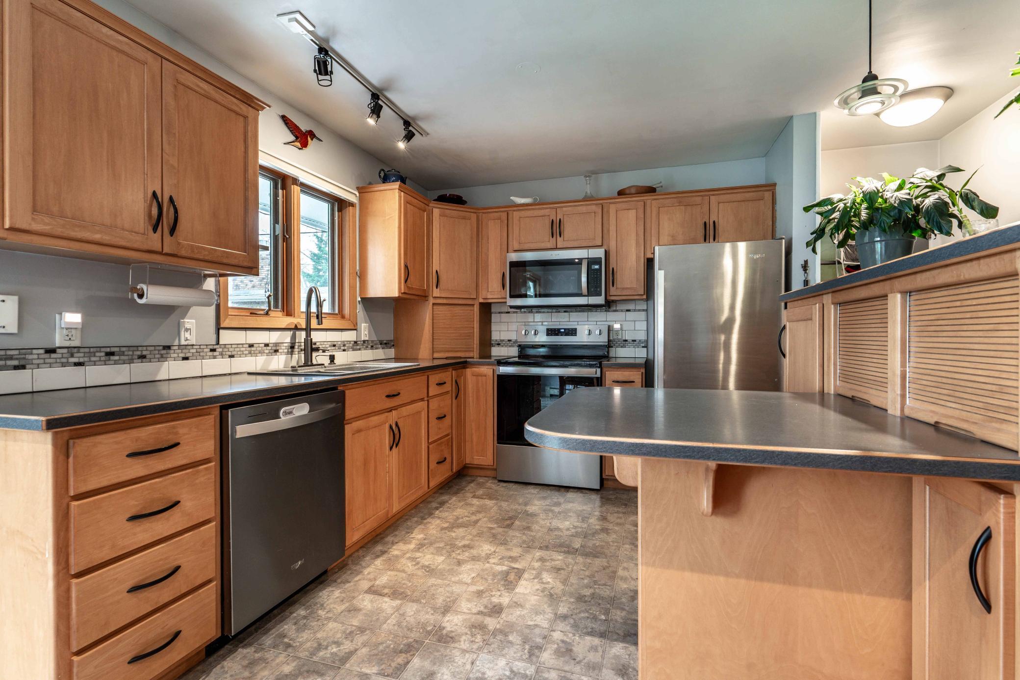 2320 10th St S Fargo-222.jpg