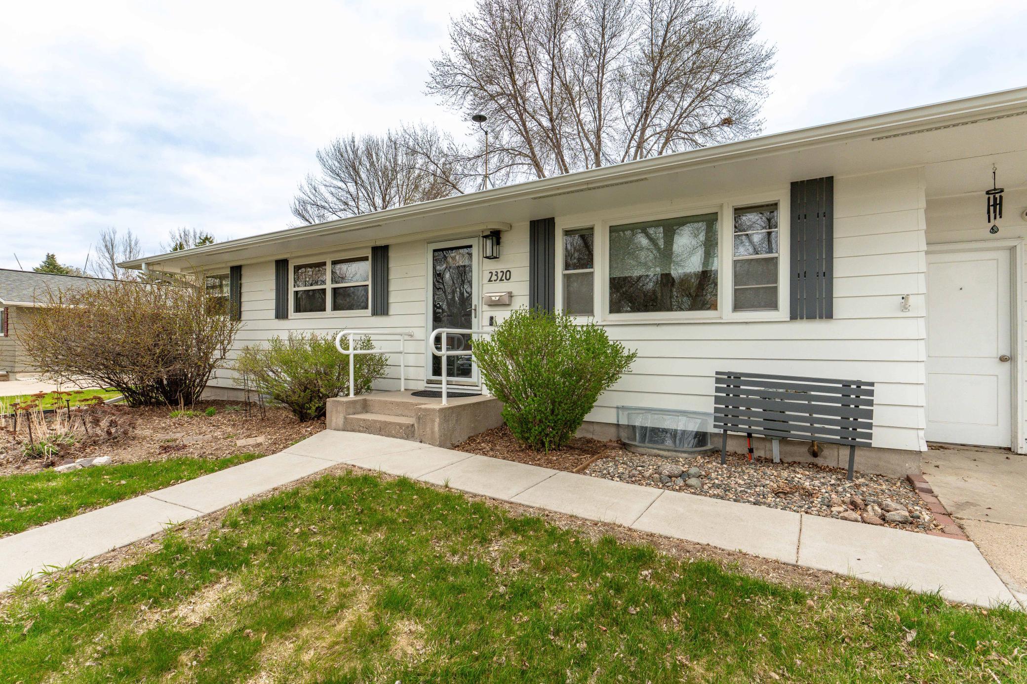 2320 10th St S Fargo-106.jpg