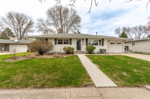 2320 10th Street S, Fargo, ND 58103