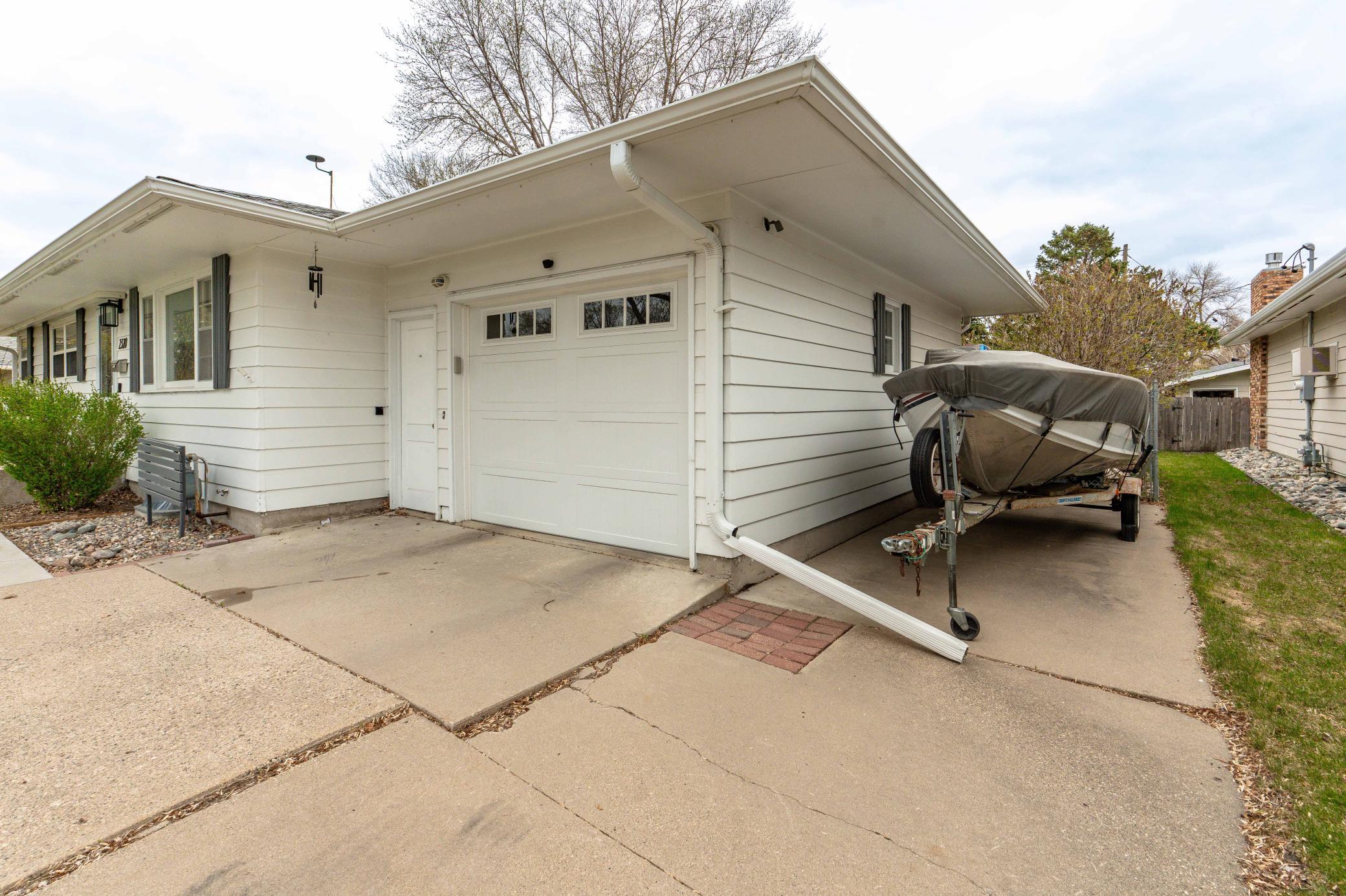 2320 10th St S Fargo-104.jpg