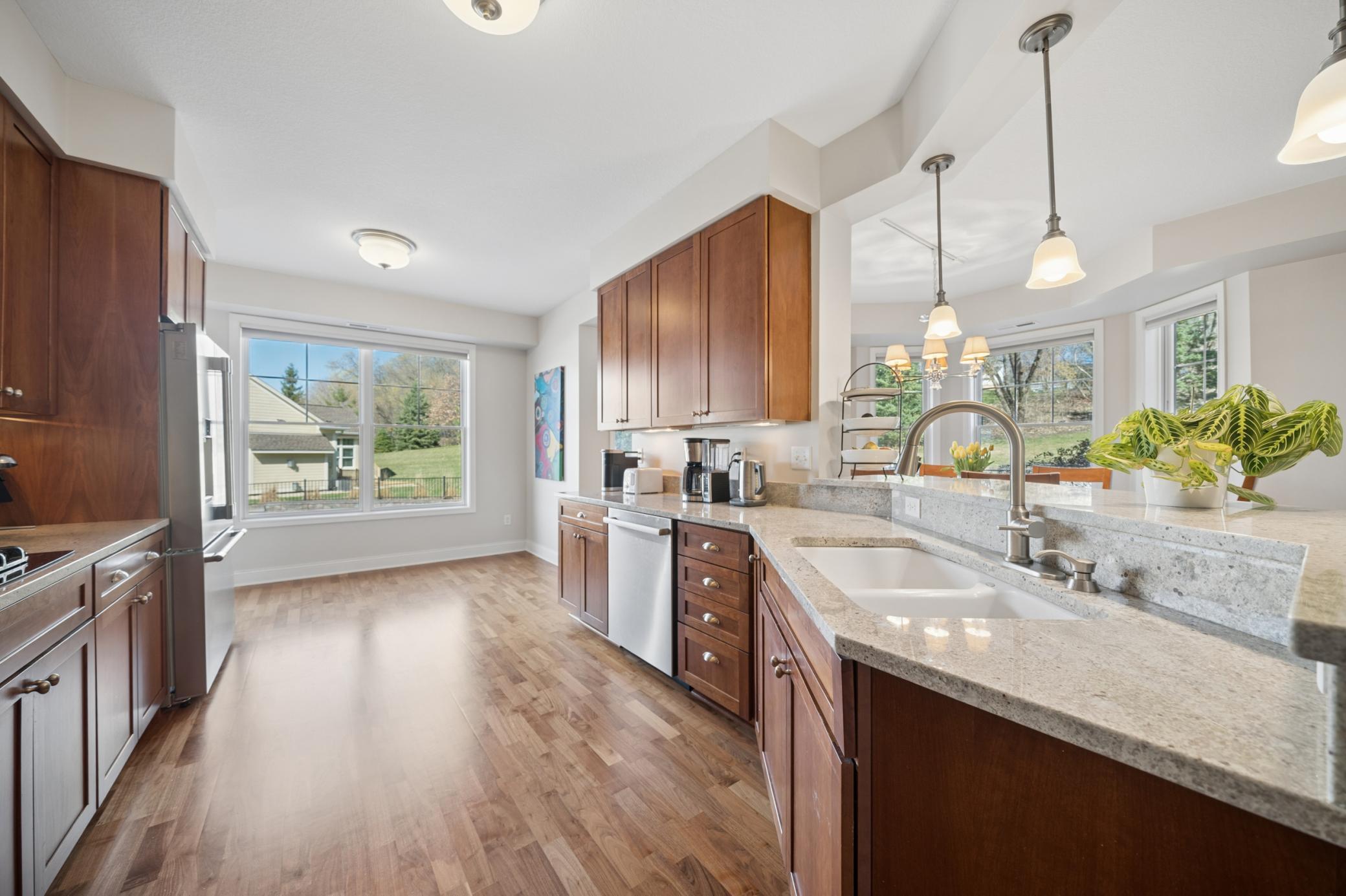 Kitchen to Eat-in area