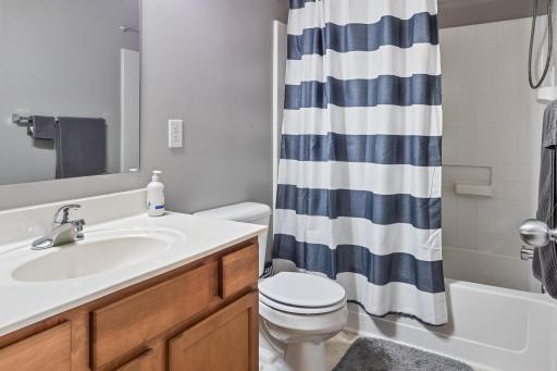 10910 Goodhue Street NE, B, Minneapolis, MN 55449