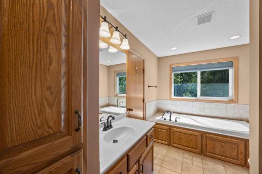 25521 8th Street W, Zimmerman, MN 55398