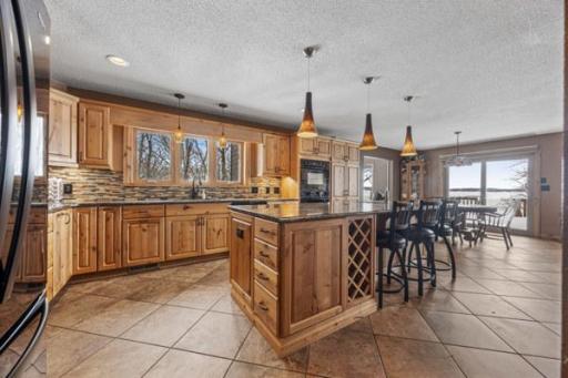 Kitchen 2.jpg