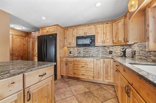 Kitchen 4.jpg
