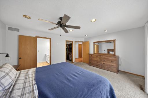 530 Cedar Court NE, Pine Island, MN 55963