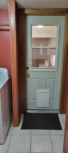 garage to house entry.jpg