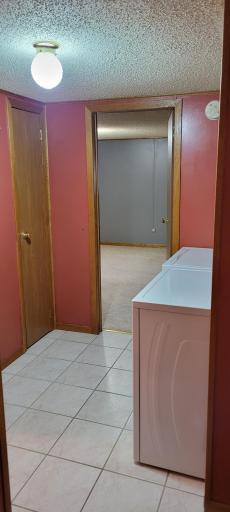 laundry area.jpg
