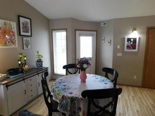 2924 35th Street S, Moorhead, MN 56560