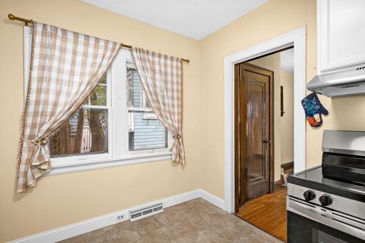 821 N 19th Avenue E, Duluth, MN 55812
