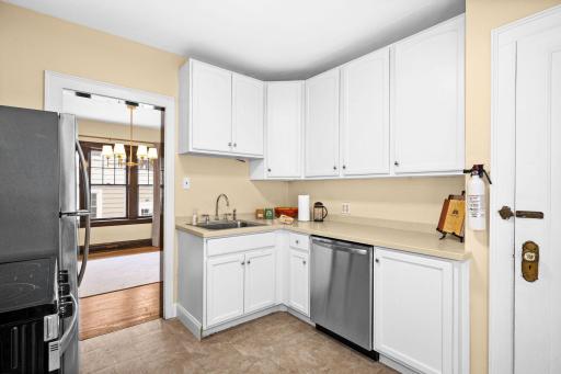 821 N 19th Avenue E, Duluth, MN 55812