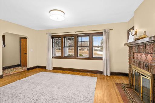 821 N 19th Avenue E, Duluth, MN 55812