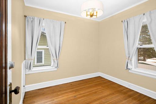 821 N 19th Avenue E, Duluth, MN 55812
