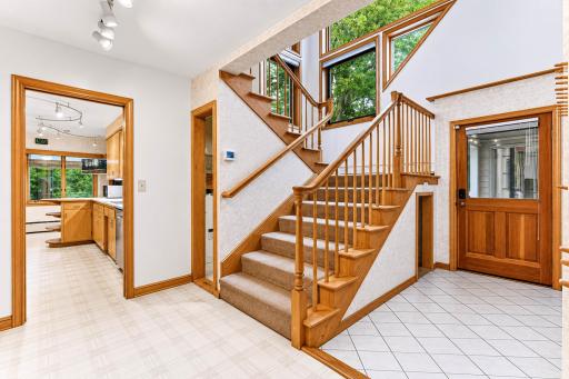 Lovely wide staircase to the upper level.