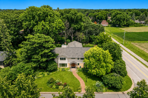 Photo for 14 Mid Oaks Road, Roseville, MN 55113 - listing #7054763 14 Mid Oaks Rd, over 7,000 total sq ft on .41 acres of land.