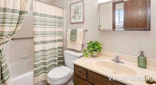 Clinton #FS4 Bathroom, Virtually Staged.jpg