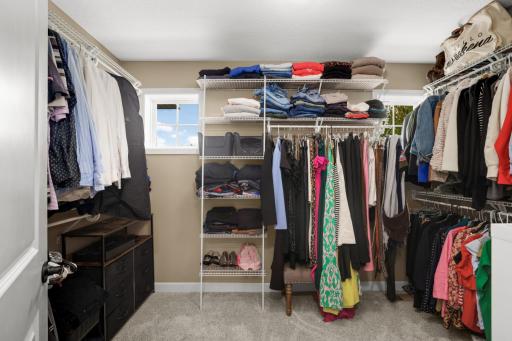 An amazing closet designed for an organization, offering generous space and smart storage to keep everything neat and accessible.