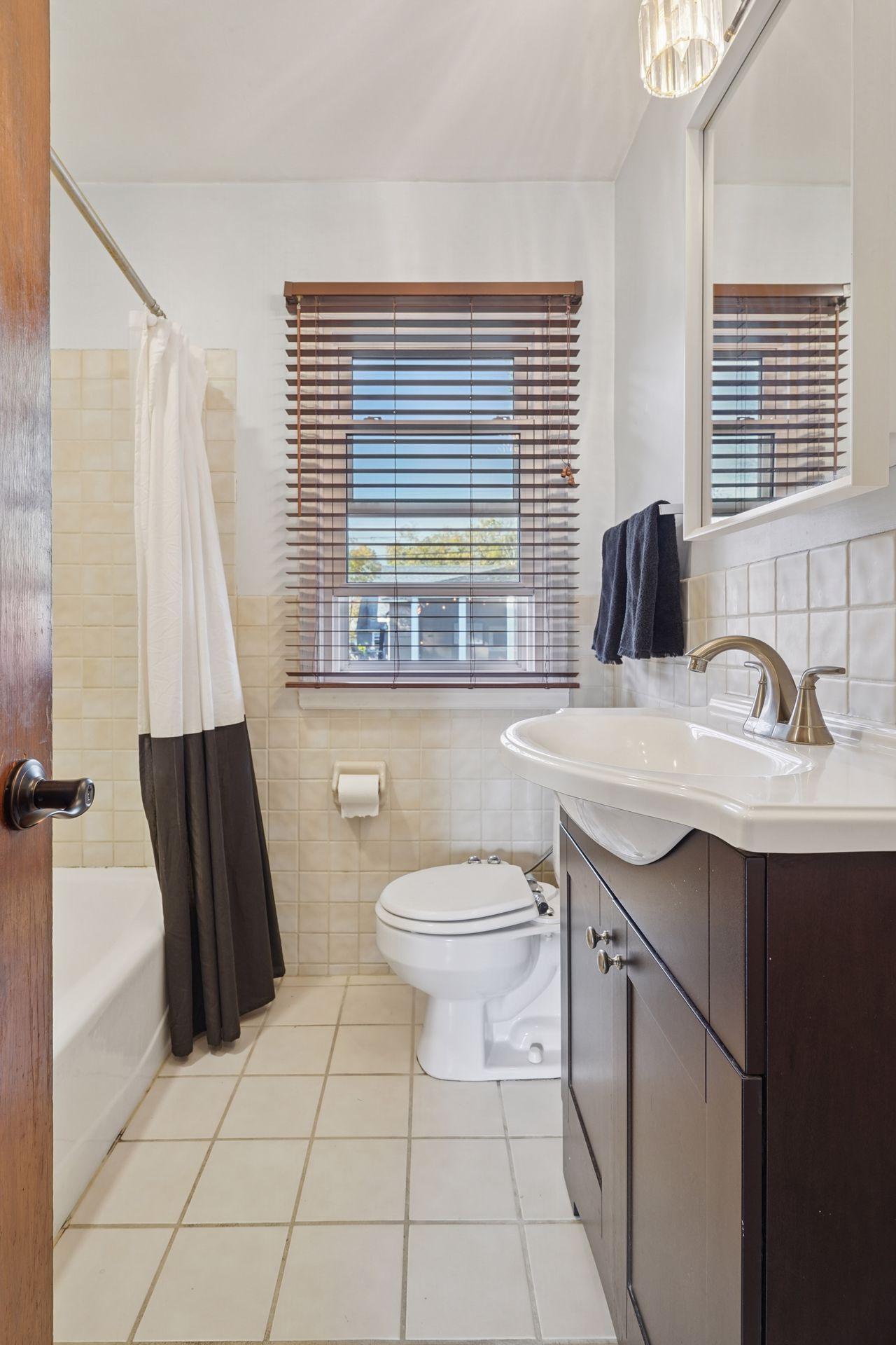 5716 Knox Avenue South - Spacecrafting - 0027.jpg