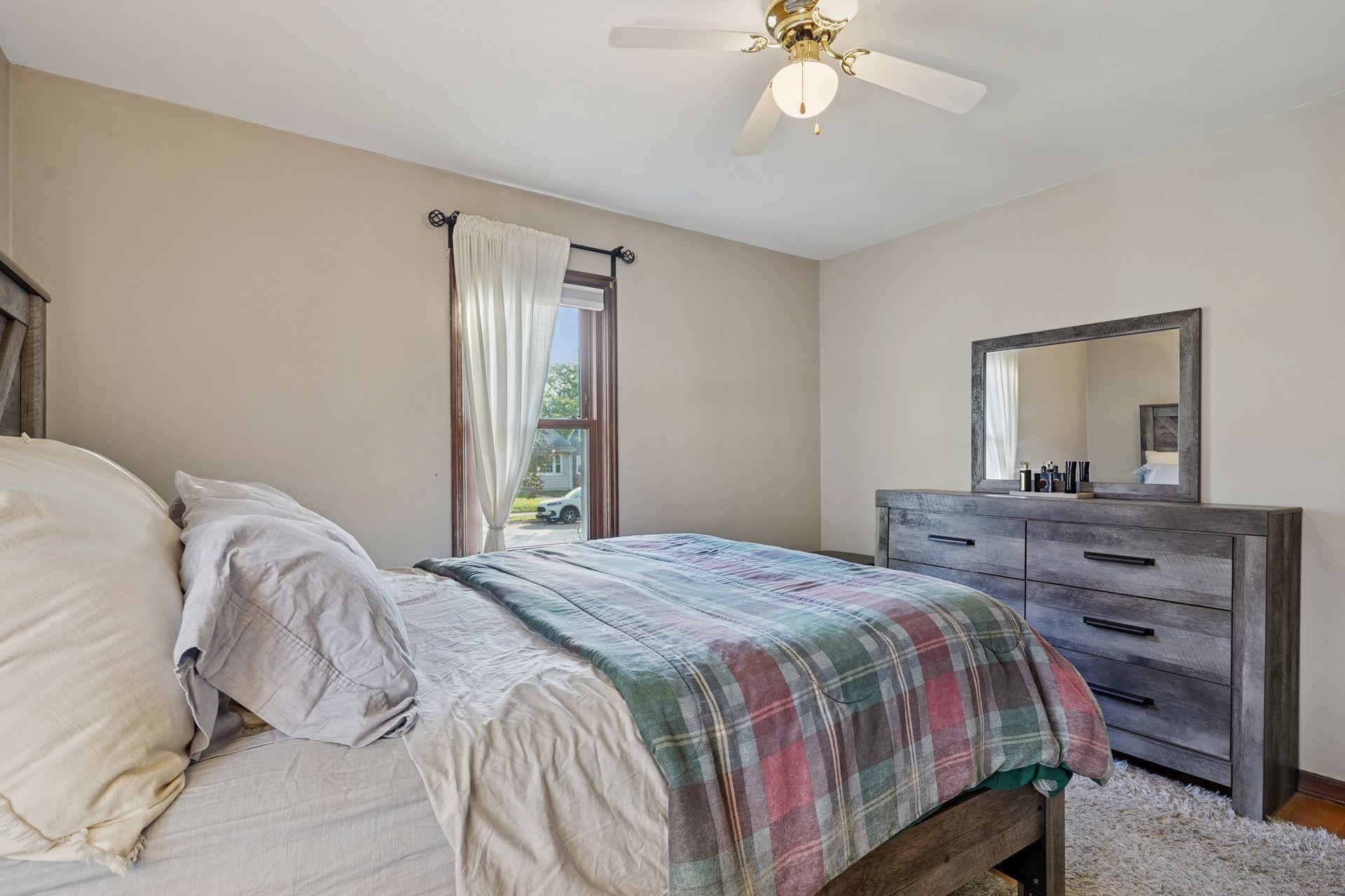 5716 Knox Avenue South - Spacecrafting - 0024.jpg